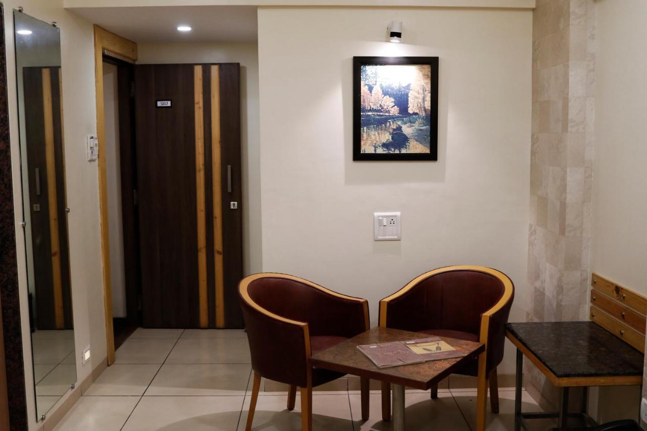 The Myriad Hotel Bhayandar Exteriör bild