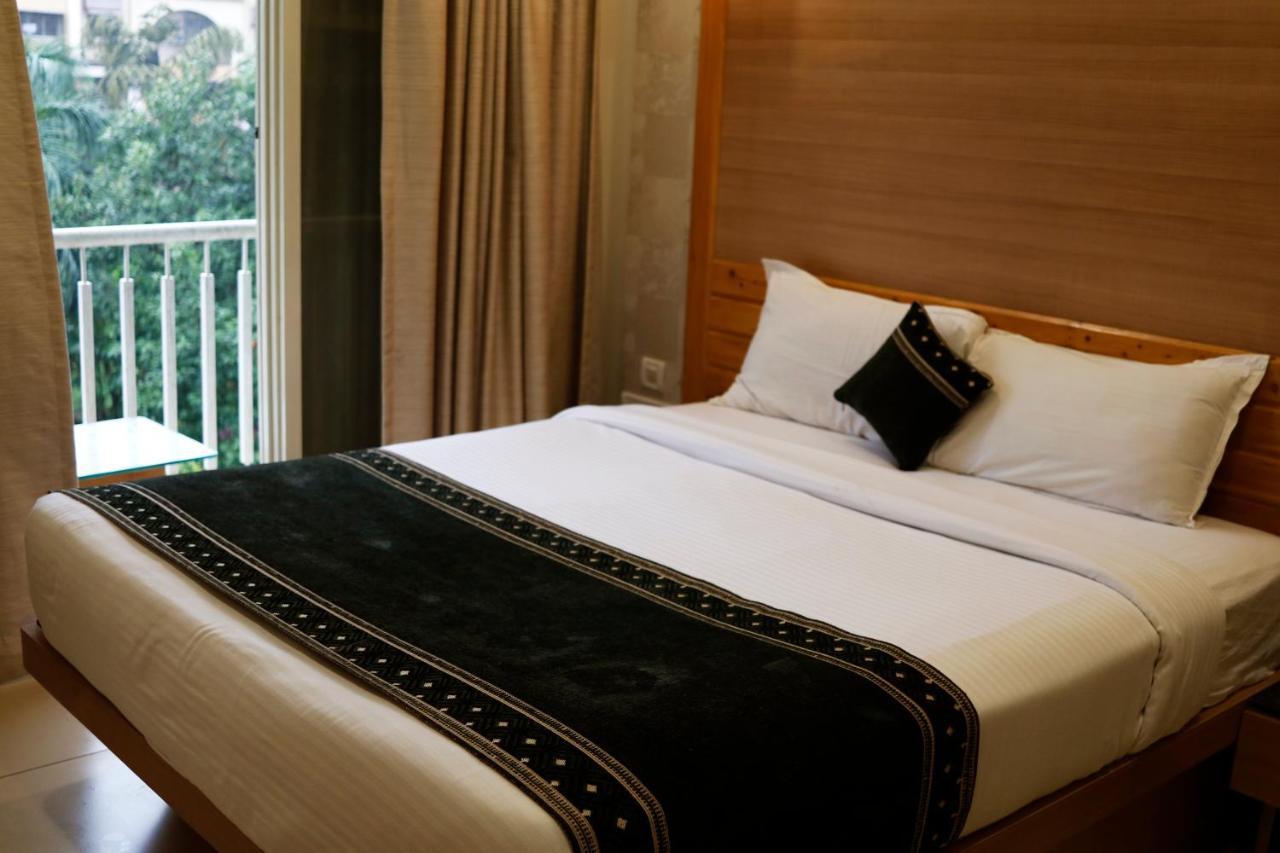 The Myriad Hotel Bhayandar Exteriör bild