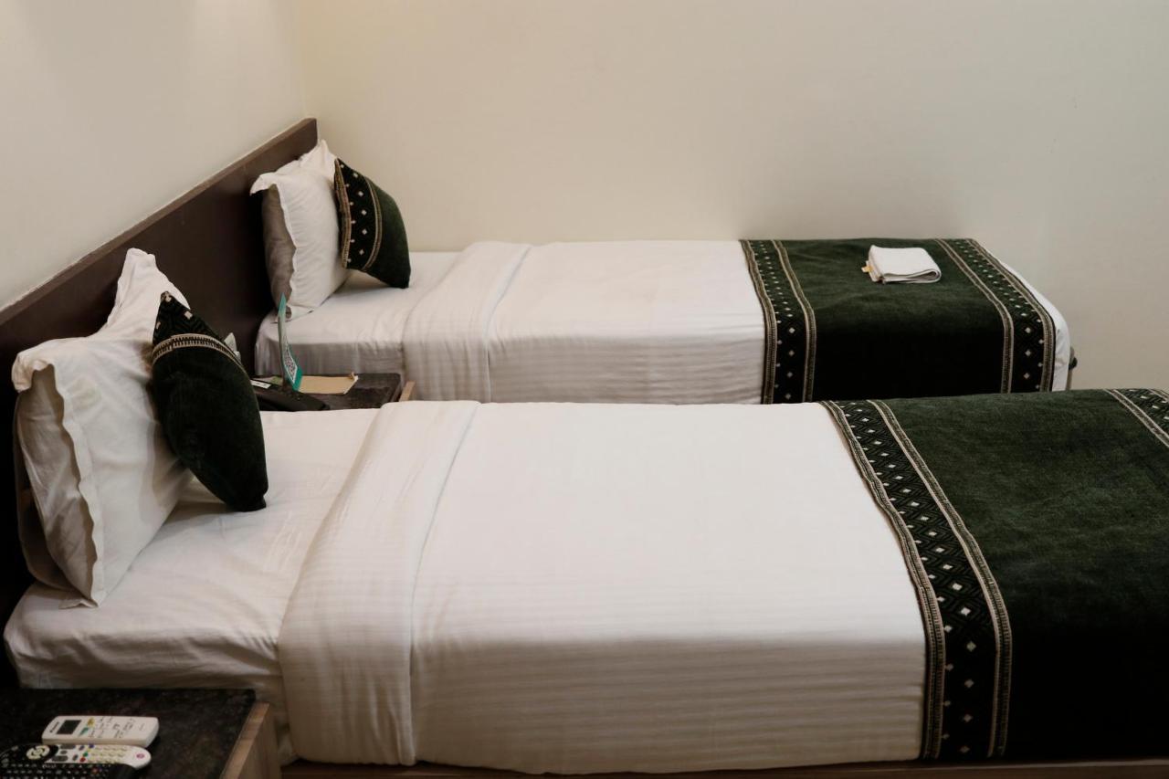 The Myriad Hotel Bhayandar Exteriör bild