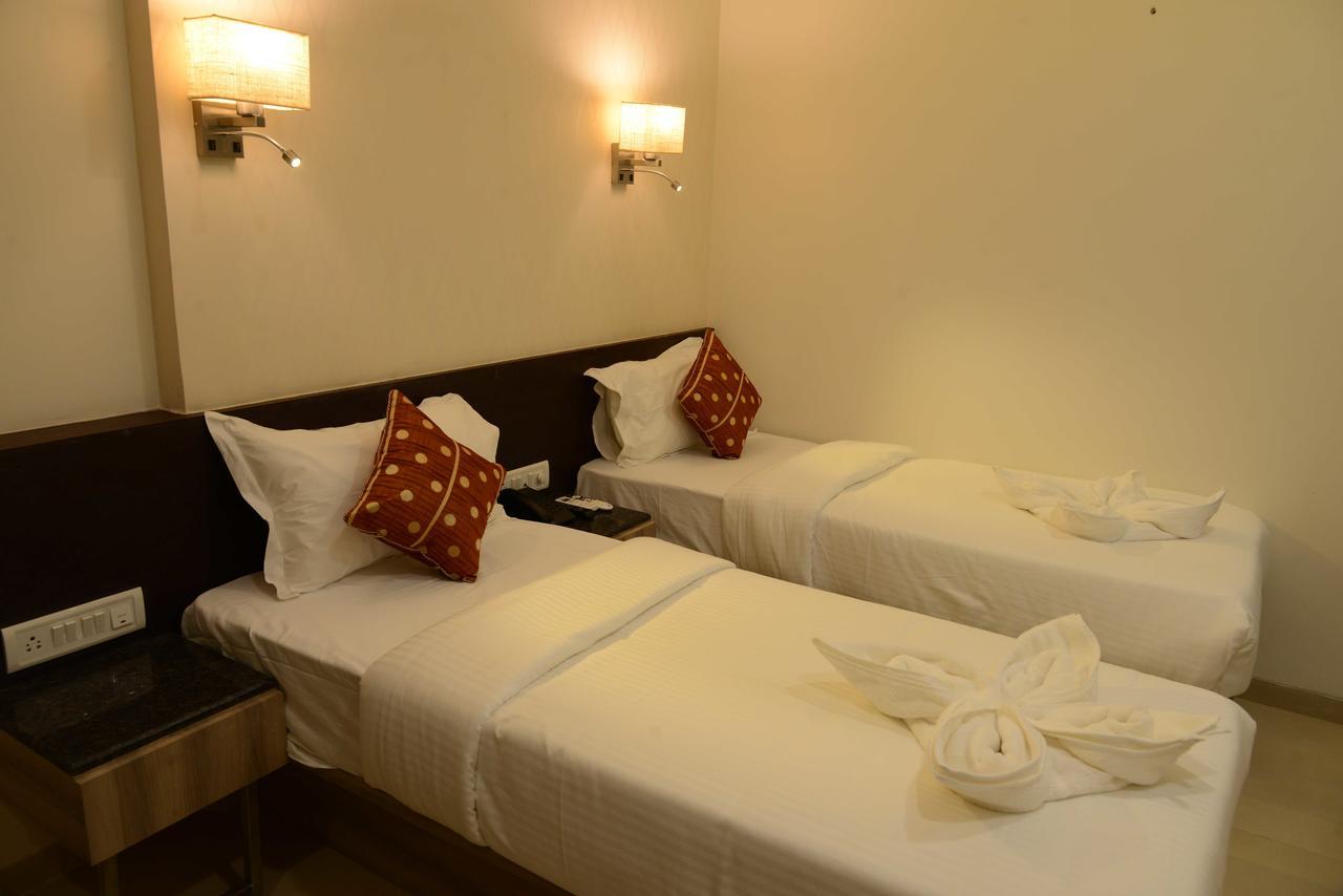 The Myriad Hotel Bhayandar Exteriör bild