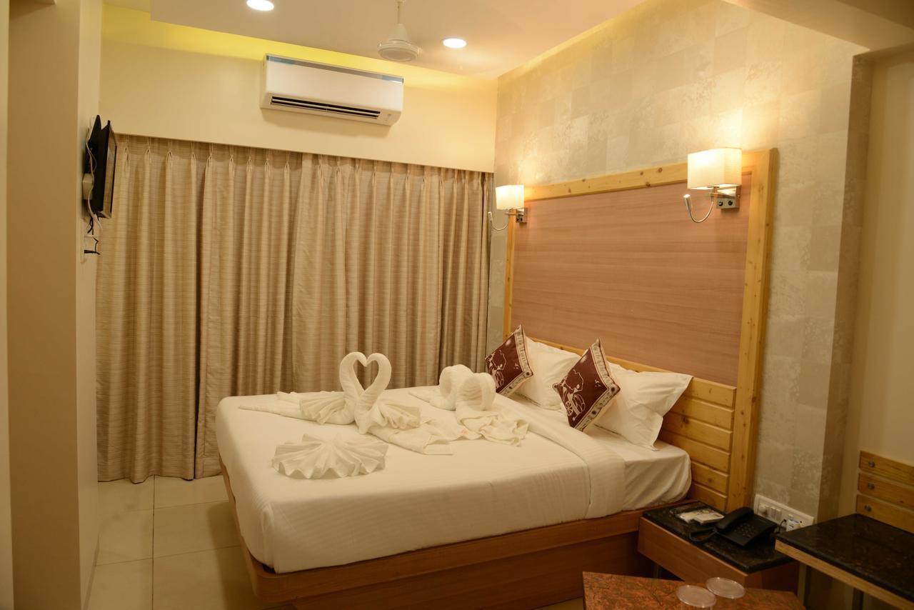 The Myriad Hotel Bhayandar Exteriör bild